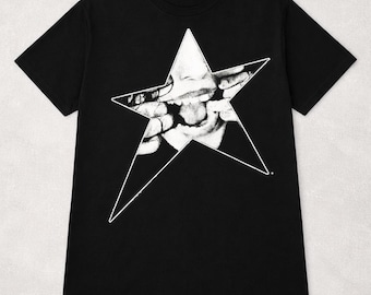 Y2k Skull Star-T-shirt | Zwart-wit grafisch shirt, edgy rock geïnspireerd ontwerp grunge
