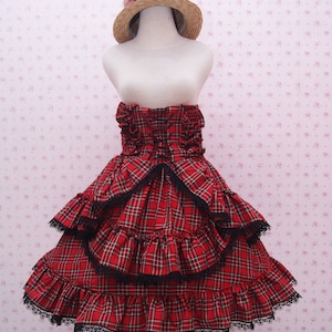 Falda de cintura alta de cuadros rojos con ribete de encaje negro, estilo kilt hecho a mano