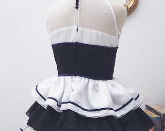アイドル風フリルドレス:白黒の可愛いステージパフォーマンス アイドル風フリルドレス:白黒の可愛いステージパフォーマンス