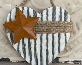 Wooden Farmhouse Heart, Wood Green Striped Heart Hanger, Heart with Rusty Star Hanger