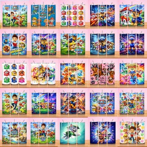 Puede incluir: Una colección de vasos térmicos coloridos con varios diseños de los personajes de Paw Patrol. Los vasos muestran imágenes de los cachorros de dibujos animados en acción, con fondos vibrantes y el logotipo del programa. Los vasos se exhiben en una estantería de madera.