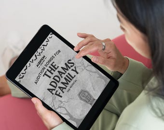 Przewodnik po piosenkach do musicalu "Rodzina Addamsów" | Do pobrania plik PDF z 8 indywidualnymi rekomendacjami postaci