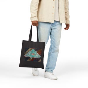 Bolso tote con diseño de nube y tercer ojo / Ilustración psicodélica de nube con forma de ojo, estampado de puntos coloridos.