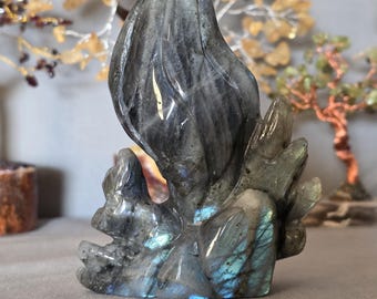 Labradorite squirrel with flowers