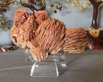 Bladed barite specimen