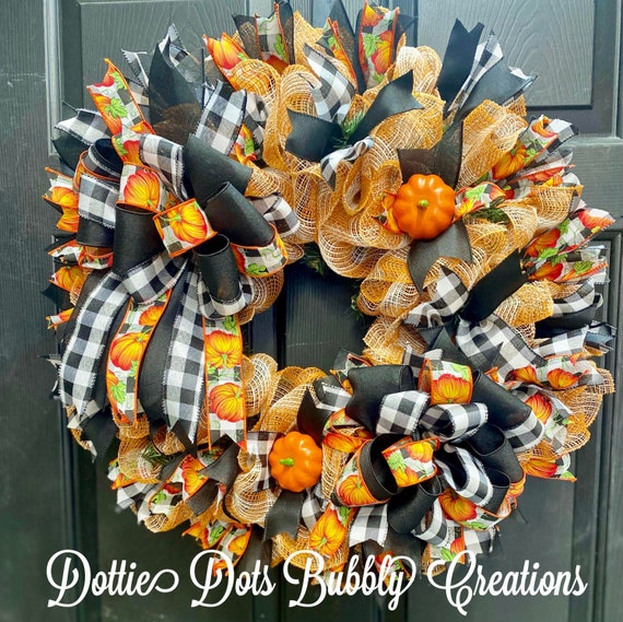 Grande Ghirlanda Autunnale Con Fiocco A Quadri Giallo E Arancione – Decorazione A Forma Di Zucca Per Porta, Parete, Ringhiera – Perfetta Per Ringraziamento E Natale (53x29 Cm)