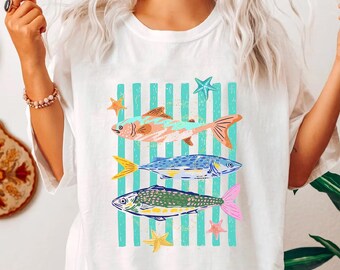 Fisch T-Shirt Küstenästhetische Grafik-T-Stück Strand-Urlaub-Sommer-Outfit-Ozean-Leben-Kunst-Hemd Nautischen Stil Lässige Kleidung für Sie