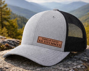 Gorra personalizada con fecha y números romanos, parche de cuero con nombre personalizado, regalo de aniversario para esposo o novio, gorra de camionero para parejas