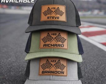 Gorra personalizada con número de carreras, gorras de equipo de carreras, gorra con parche de cuero grabado, regalo para amantes de las carreras, regalo para padre e hijo aficionados a las carreras, gorra de carreras personalizada