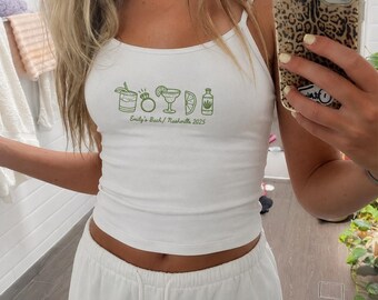 Débardeur brodé Margarita Bachelorette personnalisé, débardeur mariée personnalisé, chemise de mariage cadeau voyage filles, tenue de douche nuptiale, haut lune de miel