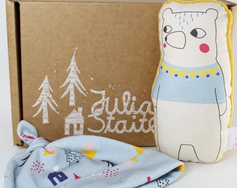 Forest Friends Gift Box - Rattle and baby hat