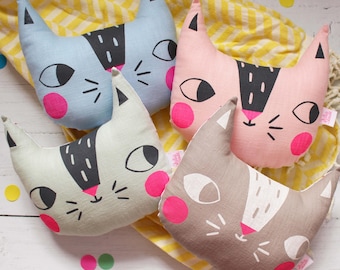 Cuscino a forma di gatto in lino fatto a mano: decorazione per la cameretta dei bambini.