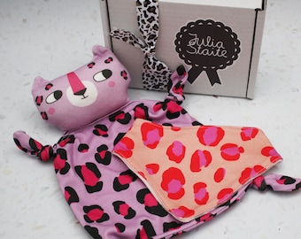 Leopard Toy and Bib Baby Gift Set