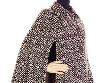 Super Elegant 1960s/70s Welsh Wool Short Length Duster Cape In Autumnal Colours Size S-M-L