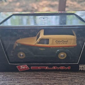 Fiat 1100E Furgone Olio Carli - 1946 Escala 1:43 Brumm