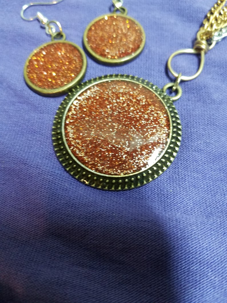 SALE Glitter Resin Necklace /& Earring Set In Antiqued Brass