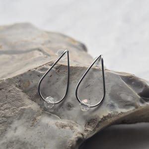 Pendientes de cristal en forma de lágrima, pendientes de acero inoxidable, pendientes minimalistas de cristal, pendientes geométricos, regalo de joyería para el día a día