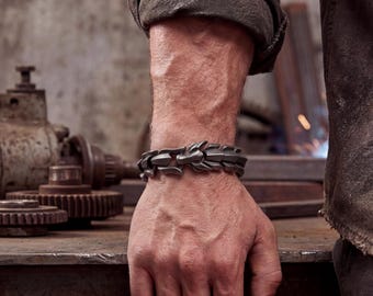 Dragon bone chain bracelet, trendy and domineering titanium steel bracelet, European and American punk jewelry