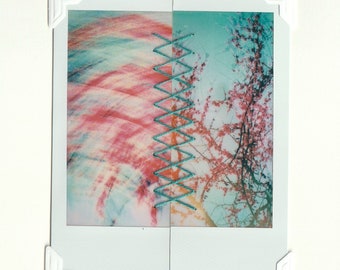 Oeuvre d'art technique mixte Polaroid, suspension murale abstraite faite main, Wabi Sabi, cadeau photo unique