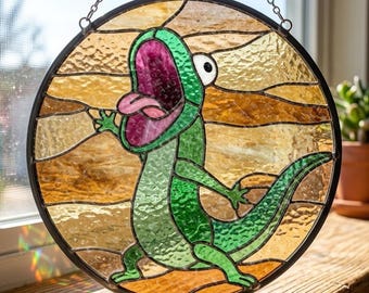 Tom Lizard Hoppers 2026 Faux Stained Glass Suncatcher, Funny Disney Tom Lizard Glass Suncatcher, Lizard Funny Meme Keepsake, Disneyland Gift