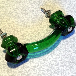 3er Set smaragdgrüne Glas Schrankgriffe Schubladengriffe Depression Ära Stil Vintage MöbelRestauration Hardware Retro Mädchenzimmer