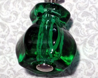 Ensemble de 8 Emerald Green Glass Cabinet Knobs Antique Depression Era Drawer Pulls vintage Furniture Restoration Retro Shabby Chic