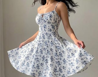 Mini abito estivo da donna con stampa floreale e spalline sottili, leggero prendisole estivo da spiaggia e abbigliamento casual