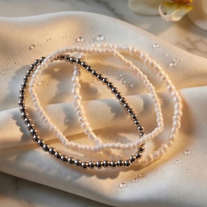 Minimalist Beaded Bracelet Set – Handmade Pearl & Gold Bracelet – Stackable Jewelry – Elegant Neutral Bracelet – Gift for Her