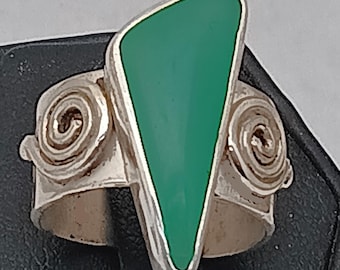 Chrysoprase Sterling Silver Ring - Art Nouveau, Australian Gemstone, Size 8