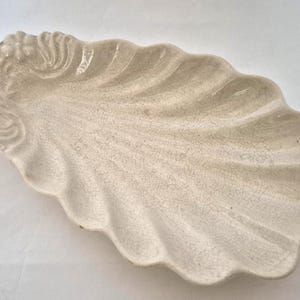 Antike Servierschale aus Steingut – Muschelförmiger Teller – Digoin-Sarguemines – Hergestellt in Frankreich – 1900er Jahre
