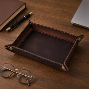 Personalized Full Grain Leather Valet Tray, Distressed Catchall Tray for Men, Groomsmen Gift, Engraved Leather Gift for Him, Corporate Gift image 2