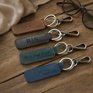 Personalisierter Schlüsselanhänger aus Vollnarbenleder, Schlüsselanhänger mit Monogramm, minimalistischer Schlüsselanhänger, Firmengeschenk, Geschenk zum Schulanfang