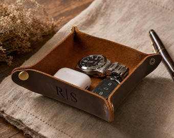 Personalized Full Grain Leather Valet Tray, Distressed Catchall Tray for Men, Engraved Desk Organizer, Fathers Day Gift for Him Dad