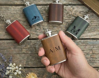 Personalized Mini Leather Flask Keychain, 2OZ Engraved Pocket Flask, Full-Grain Leather, Groomsmen Gift for Him, Best Man Wedding Party