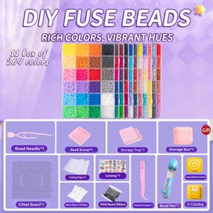 Peut inclure: Un kit de perles à repasser DIY comprenant 11 boîtes de rangement avec 264 couleurs de perles. Les accessoires incluent une aiguille, une pelle, un plateau, une boîte, une plaque à 52 clous, du papier, un catalogue, des perles et un stylo.