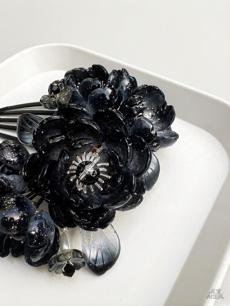 Gradient & transparent black and white shinning Flower handmade haircomb