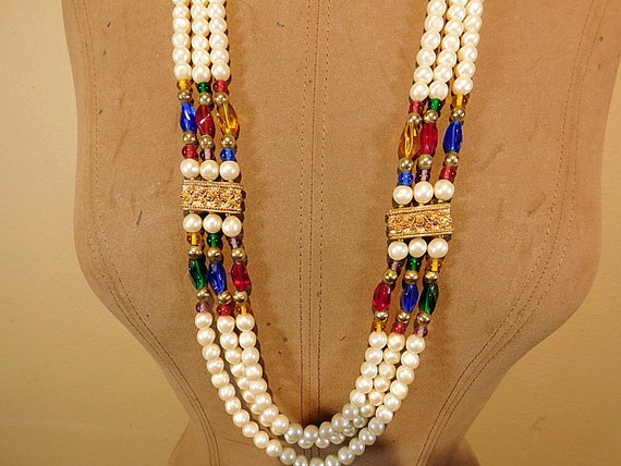 Vintage  80s  3 strands simulated glass pearls an… - image 2