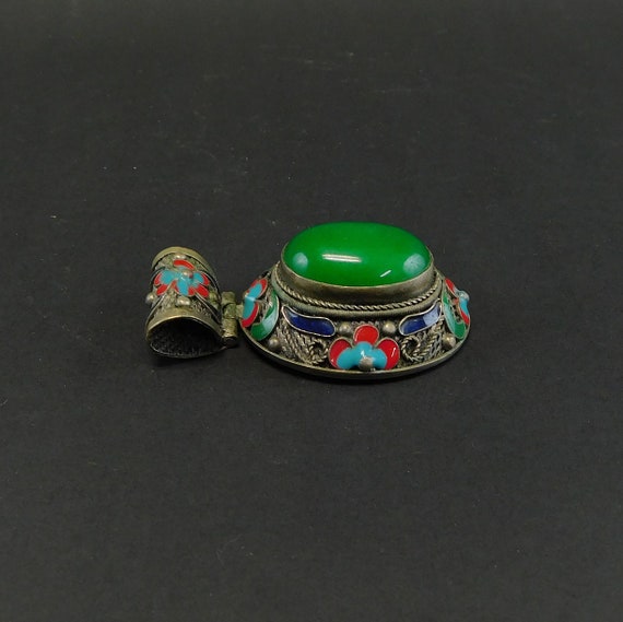 Vintage Jade Amulet Pendant,  Tibetan Silver Cloi… - image 5