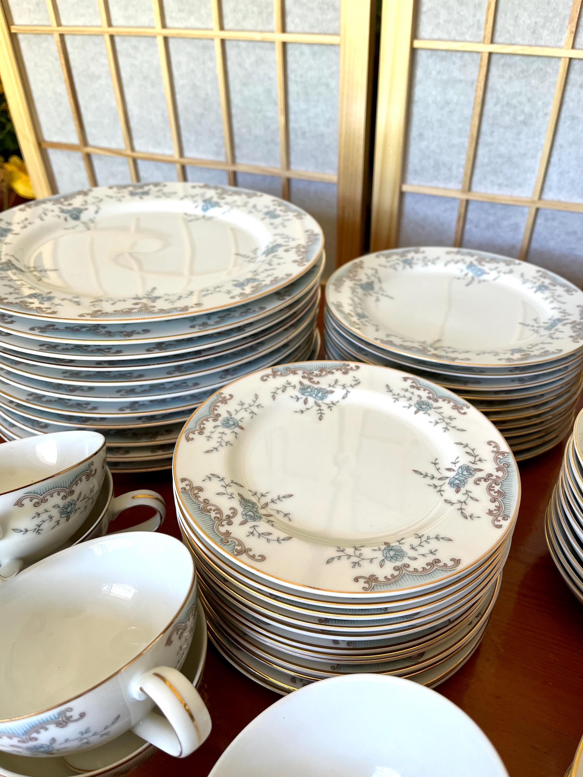 Imperial China Seville 5303: 81-piece Set, Blue Roses, Gold Trim