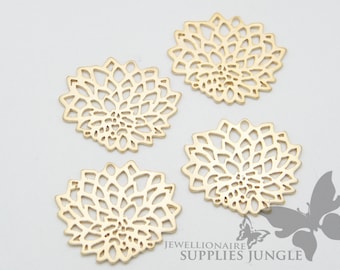 P196-MG// Matt Gold Plated Mum Flower Pendant, 4pcs