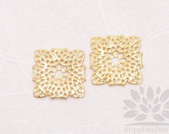 P639-MG // Matt Gold Plated Square Flower Pendant, 4 pcs