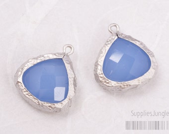 F120-MS-RB // Matt Silver Hammered Rough Framed Royal Blue Faceted Glass Stone Pendant, 2Pc