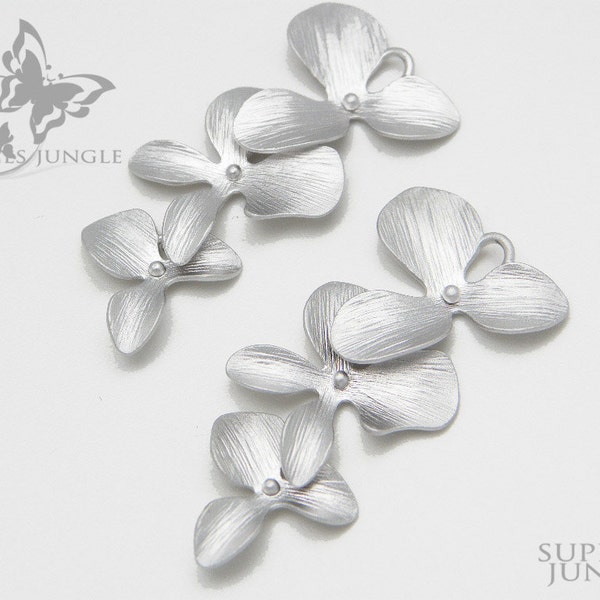 P005-MR// Matt Rhodium Plated Triple Flower Pendant, 2pcs