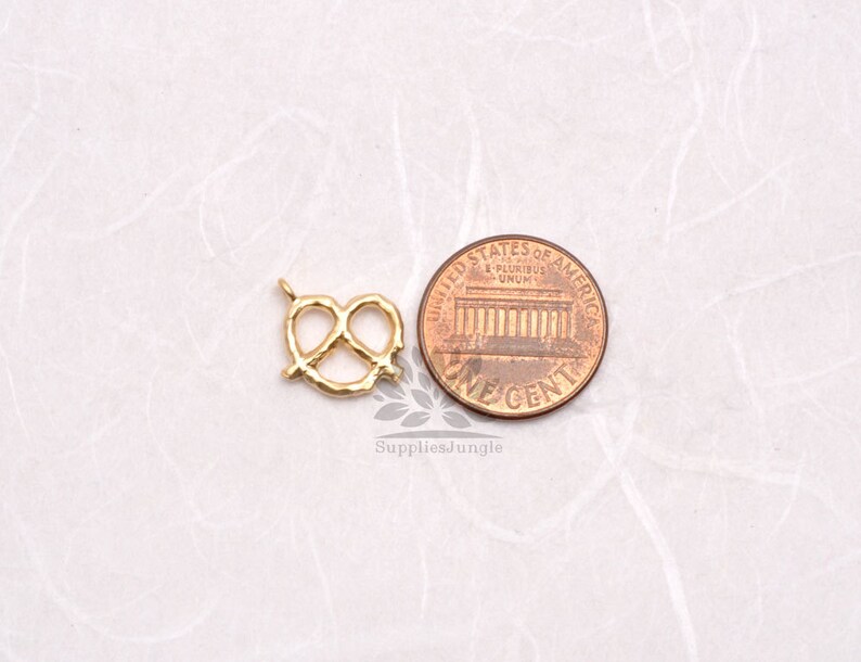 P593MG// Matt Gold Plated Pretzel Pendant 2 Pcs Etsy