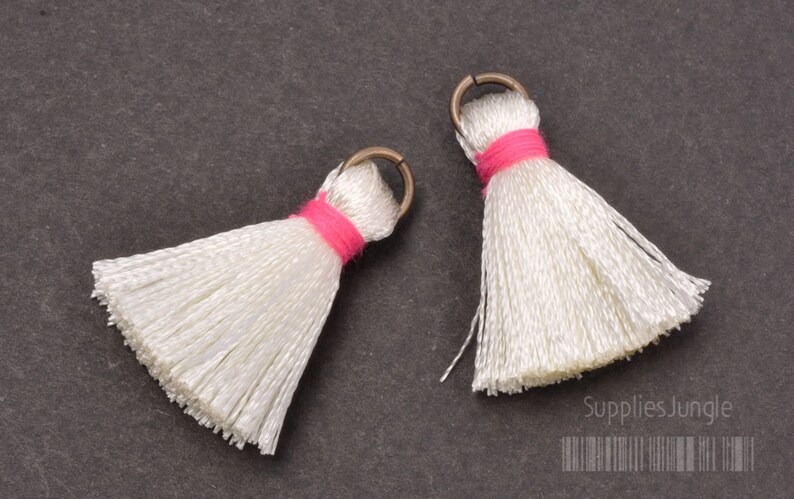 T002-RA-WH// White, Hot Pink Tassel Pendant, 4pcs, 23mm image 1