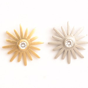 P1142-MG/MR/// Matt Gold or Matt Rhodium Plated Cubic Pointed Sun Connector Pendant, 2pcs