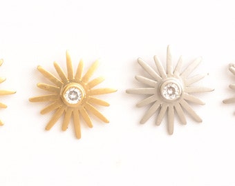 P1142-MG/MR/// Matt Gold or Matt Rhodium Plated Cubic Pointed Sun Connector Pendant, 2pcs