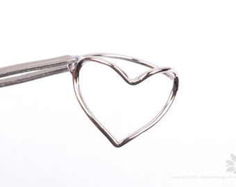 R009-R// Rhodium Plated Wide Heart Ring (US 6)