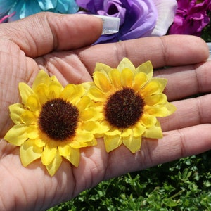 Sunflower post earrings image 5