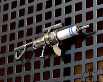 Mini metal sculpture made from a spark plug – Upcycled art – Handmade steampunk decor – Unique gift – Scrap metal art miniature